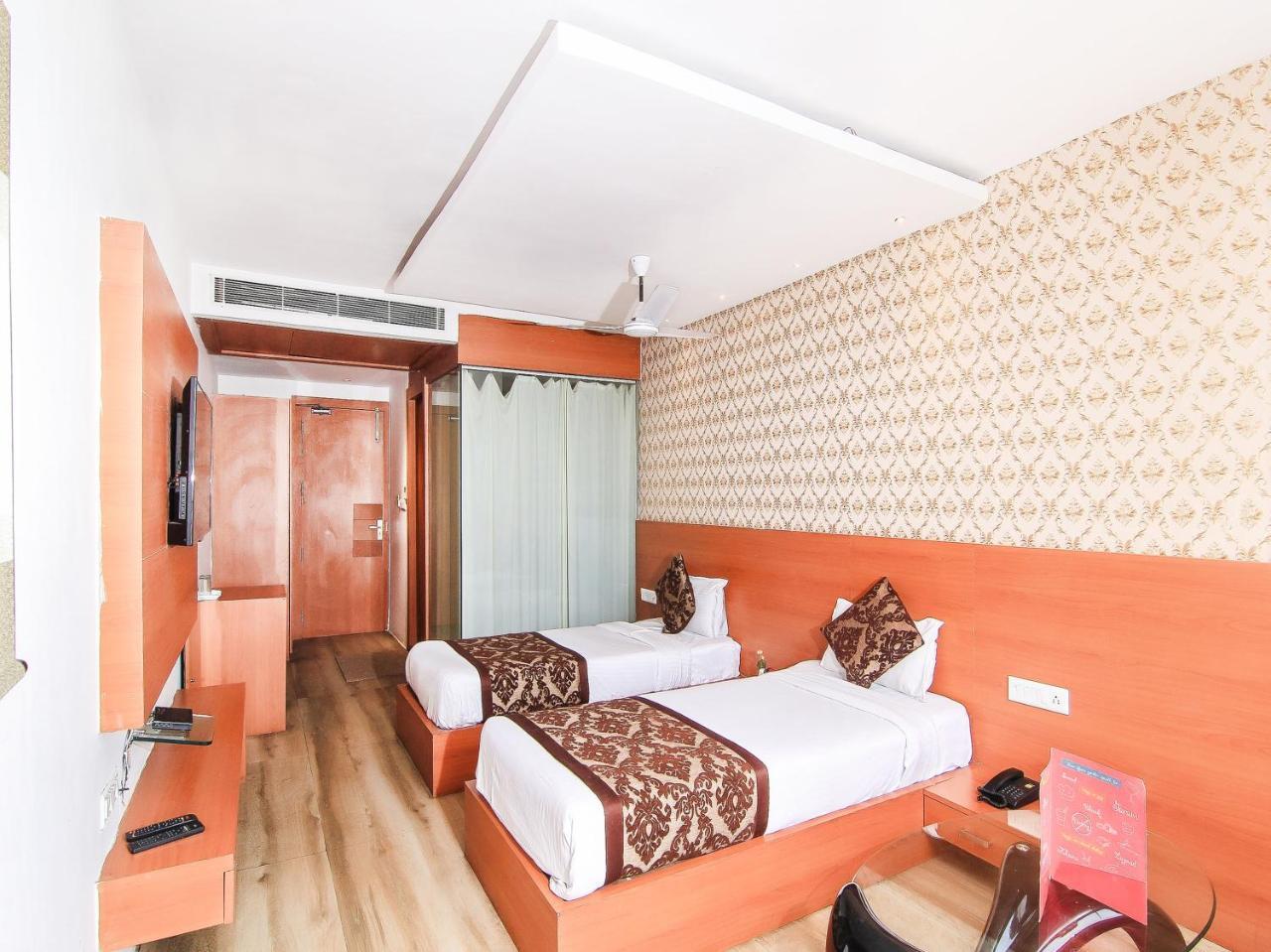 Hotel OYO 3683 De Global Park Hasanganj Exterior foto