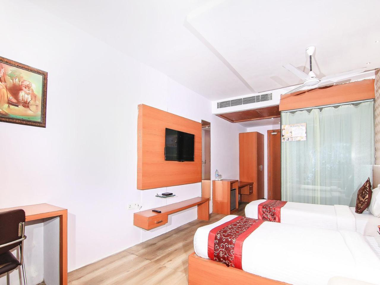 Hotel OYO 3683 De Global Park Hasanganj Exterior foto