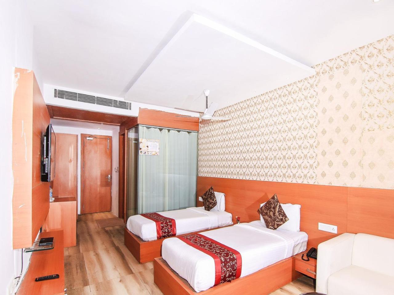 Hotel OYO 3683 De Global Park Hasanganj Exterior foto